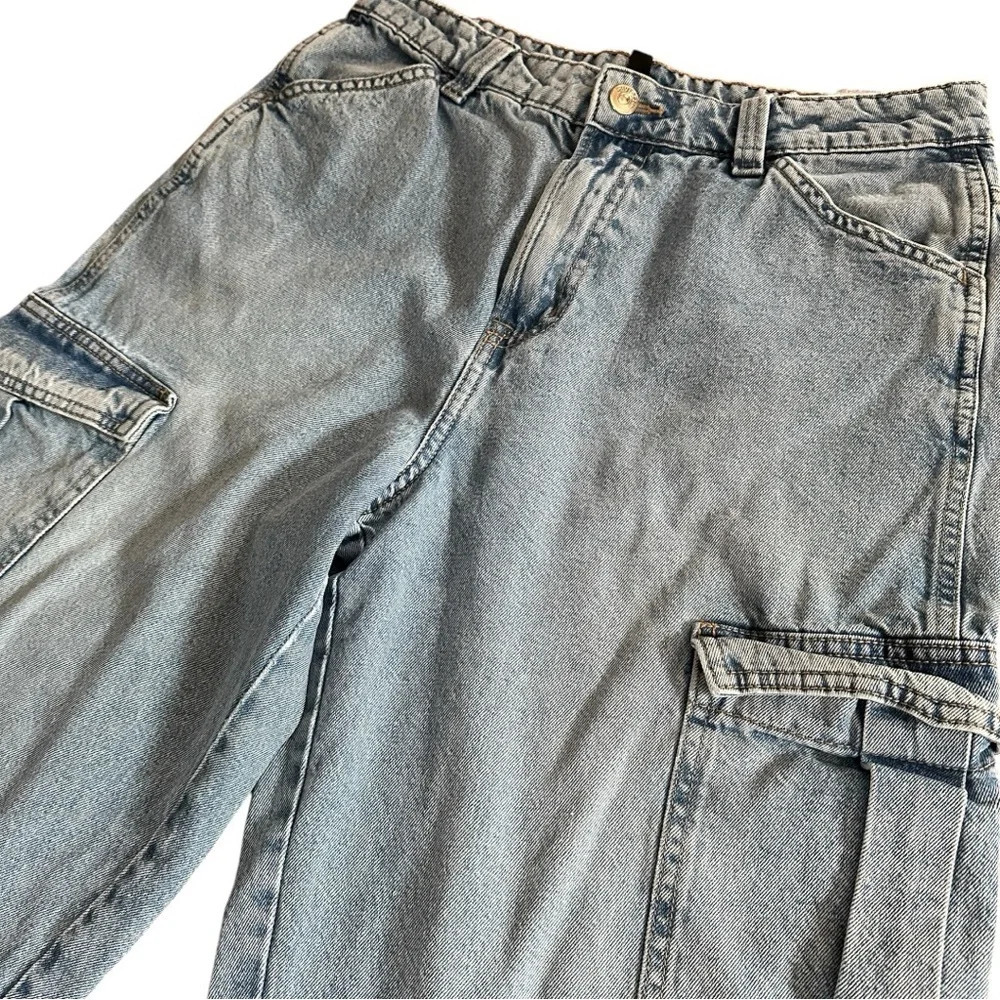 H&M Divided Cargo Jeans Mid Rise Straight Leg Utility Denim Size 6 - Picture 7 of 12